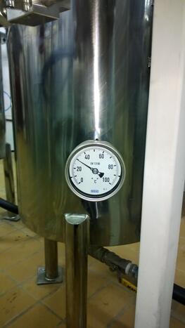 stainless steel tank with gauge